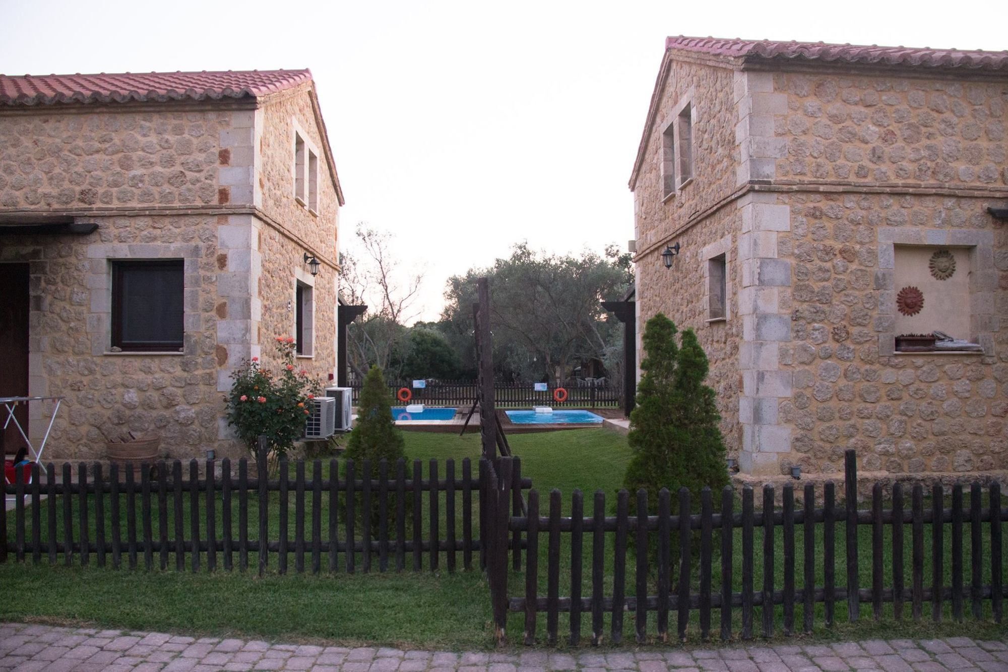 5 Stars Villas 스보로나타 외부 사진